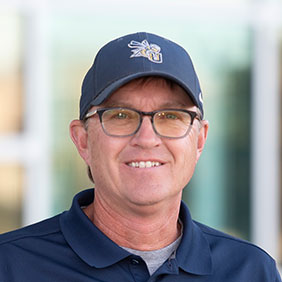 Photo of Kyle McKinnon