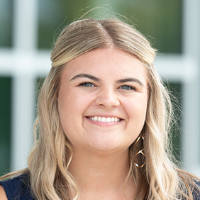 Photo of Alina Sanders