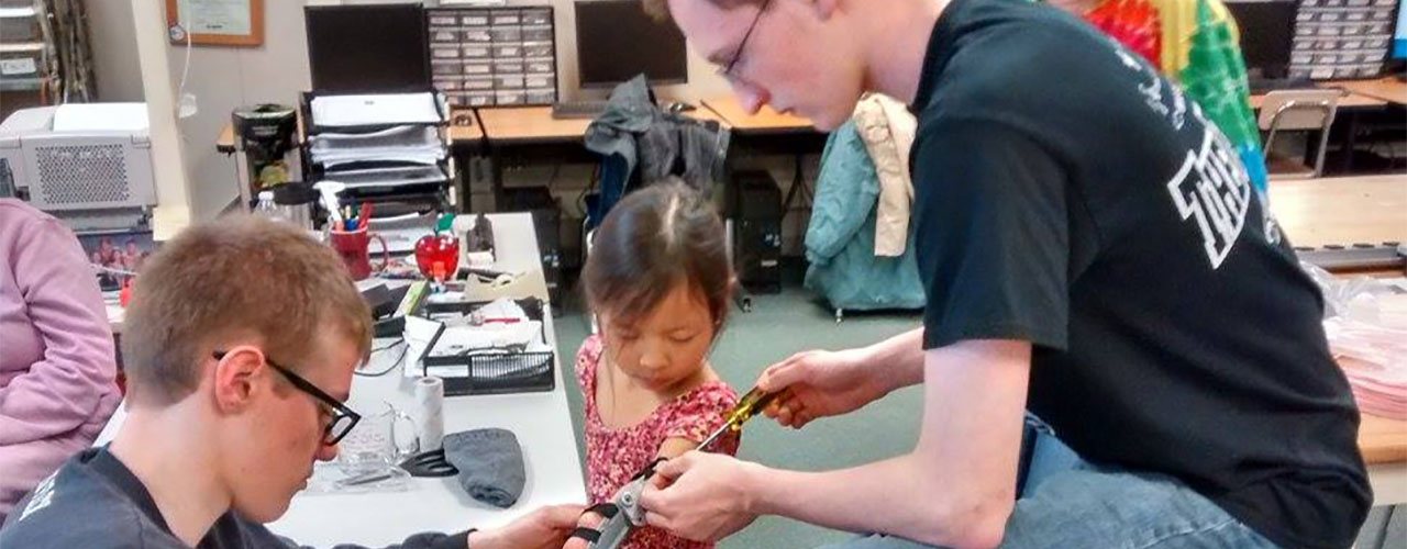 Freshman mechanical engineering student at Cedarville creating free 3D prosthetics for children.