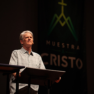 Dr. Bryan Chapell speaking in Medellin, Colombia