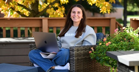 A student taking an online course from Cedarville.